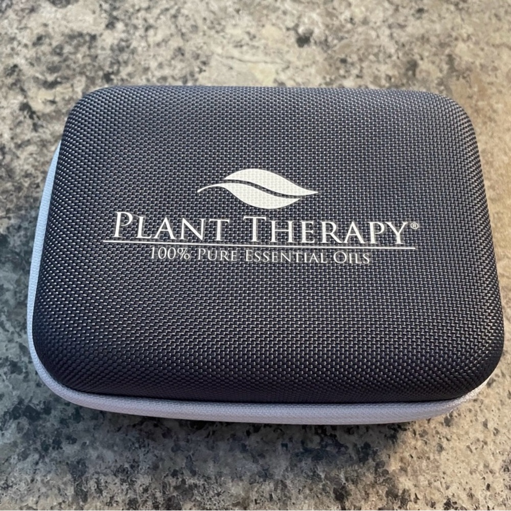 Plant Therapy essential oil Black Travel Storage Case
